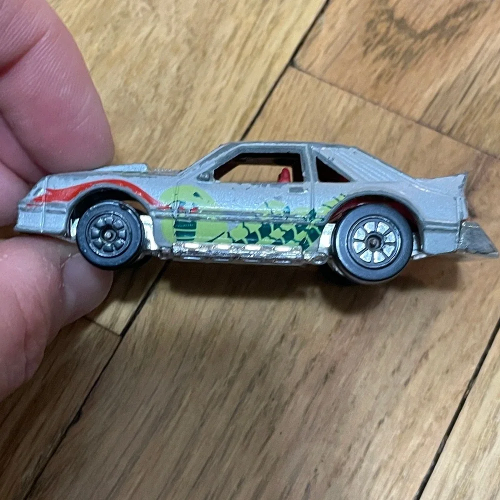 Vintage 1980 Kenner Fast 111s Silver Cobra Snake Diecast Car No. 1027 Hong Kong
